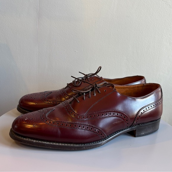 Vintage Royal Windsor by Grenson Leather Oxfords Wing Tip Brogue Style, 10.5 D - Picture 3 of 10